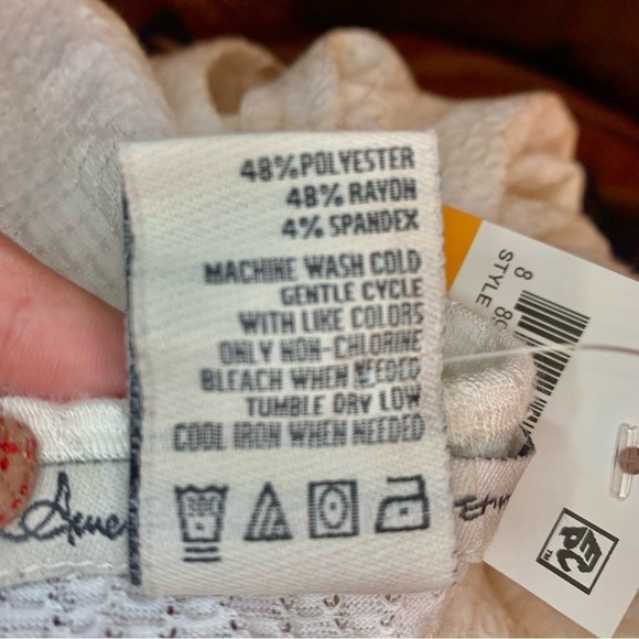 Sale! NWT American Rag Top S White Ribbed V-Neck Poly / Rayon / Spandex Stretch - Picture 11 of 15